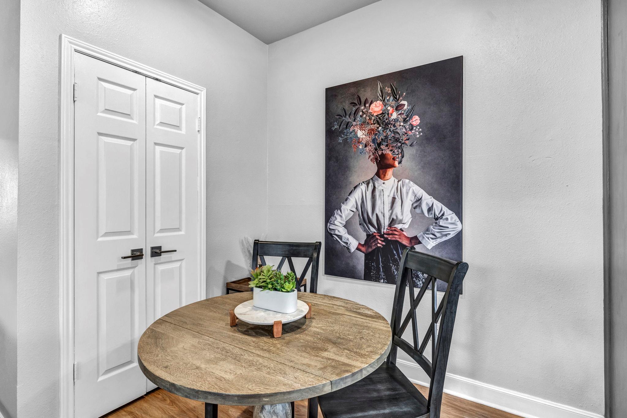 5 Tournament Way # 1, The Hills, TX 78738