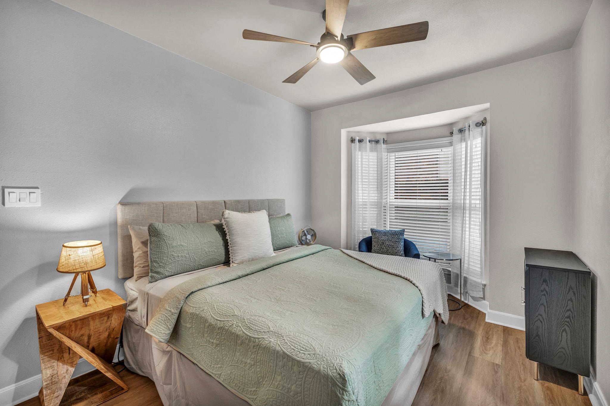 5 Tournament Way # 1, The Hills, TX 78738