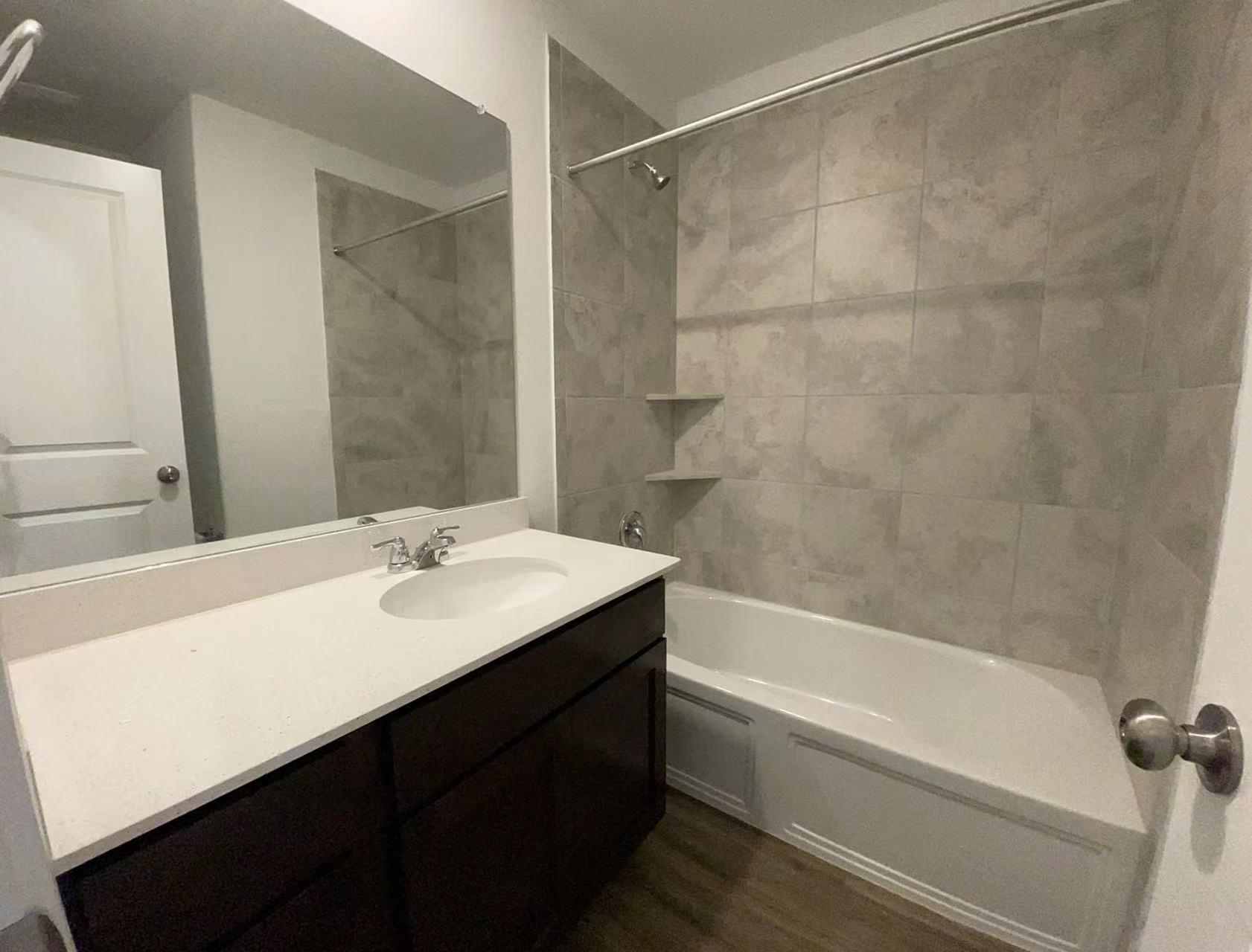 125 Madrid, Kyle, TX 78640