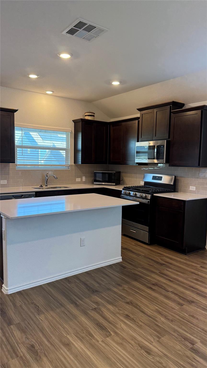 125 Madrid, Kyle, TX 78640