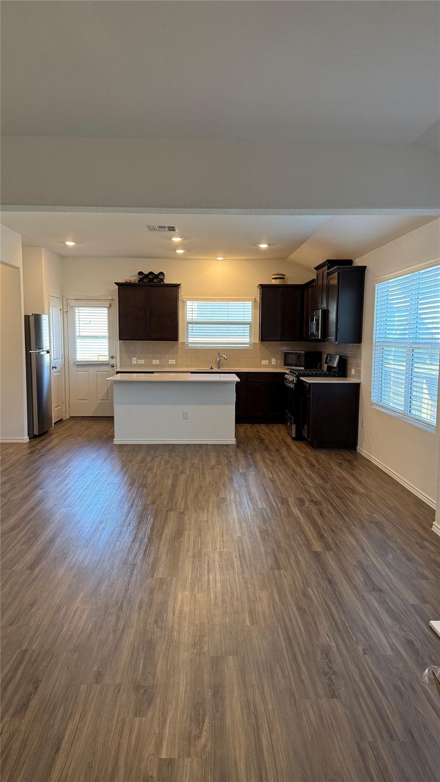 125 Madrid, Kyle, TX 78640