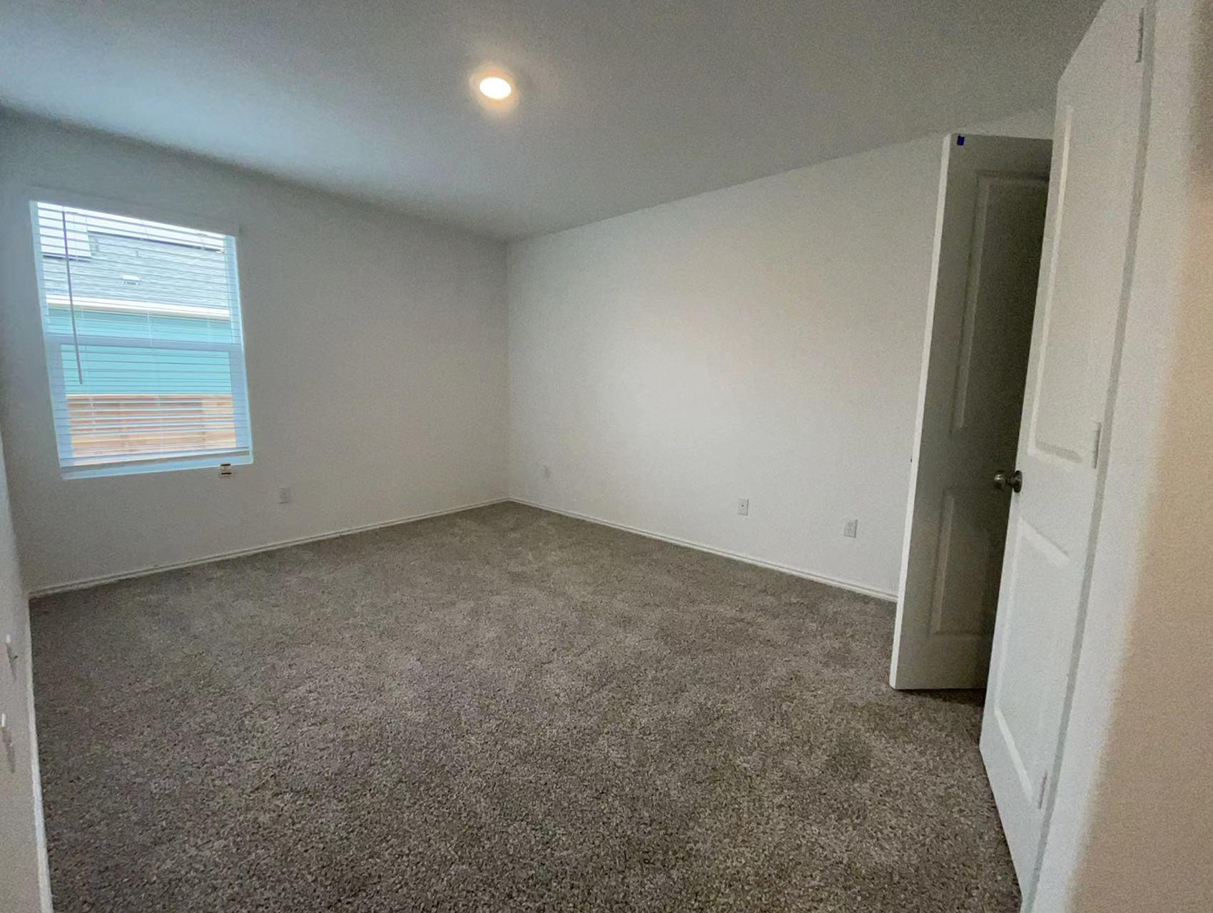 125 Madrid, Kyle, TX 78640