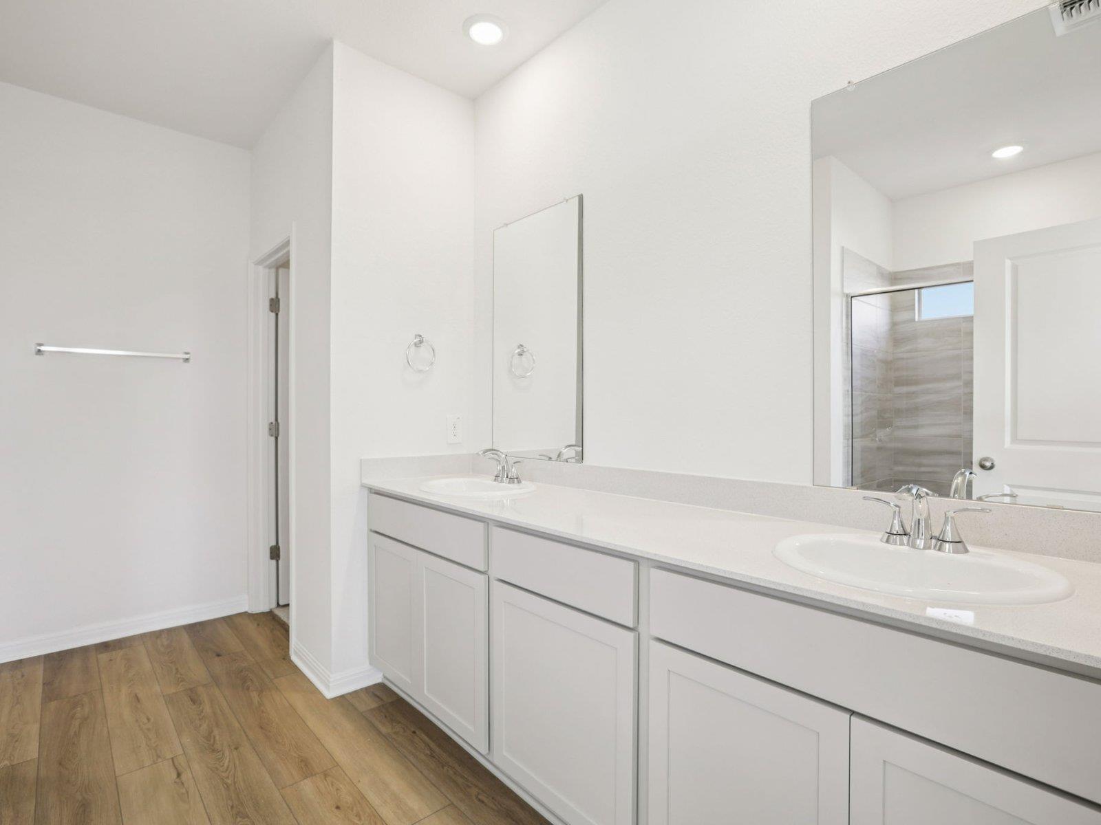 721 Universal Dr, Hutto, TX 78634