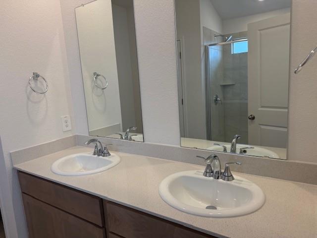 723 Universal Dr, Hutto, TX 78634