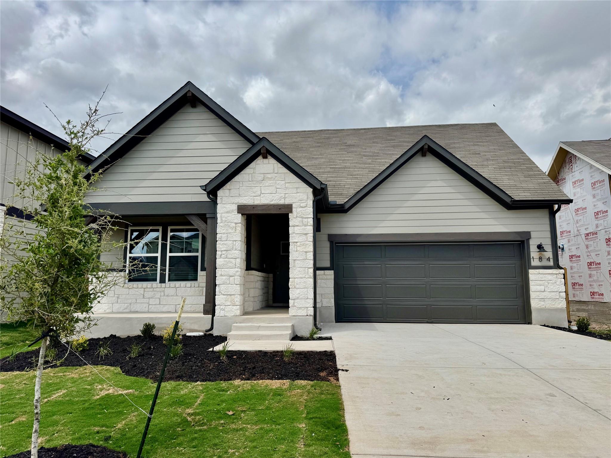 184 Coopers Hawk Crst, Cedar Creek, TX 78612