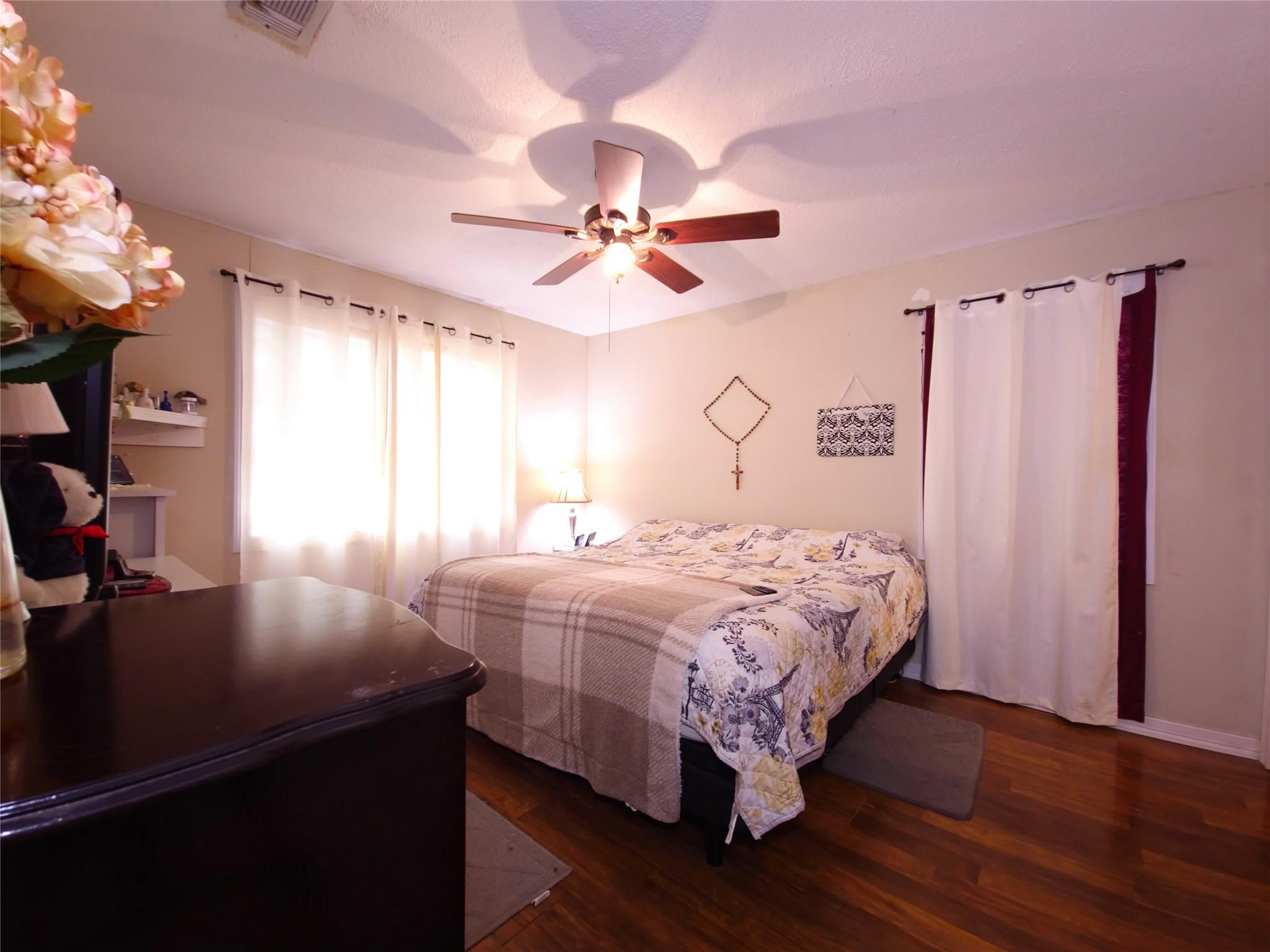 911 Brazos St, Lockhart, TX 78644