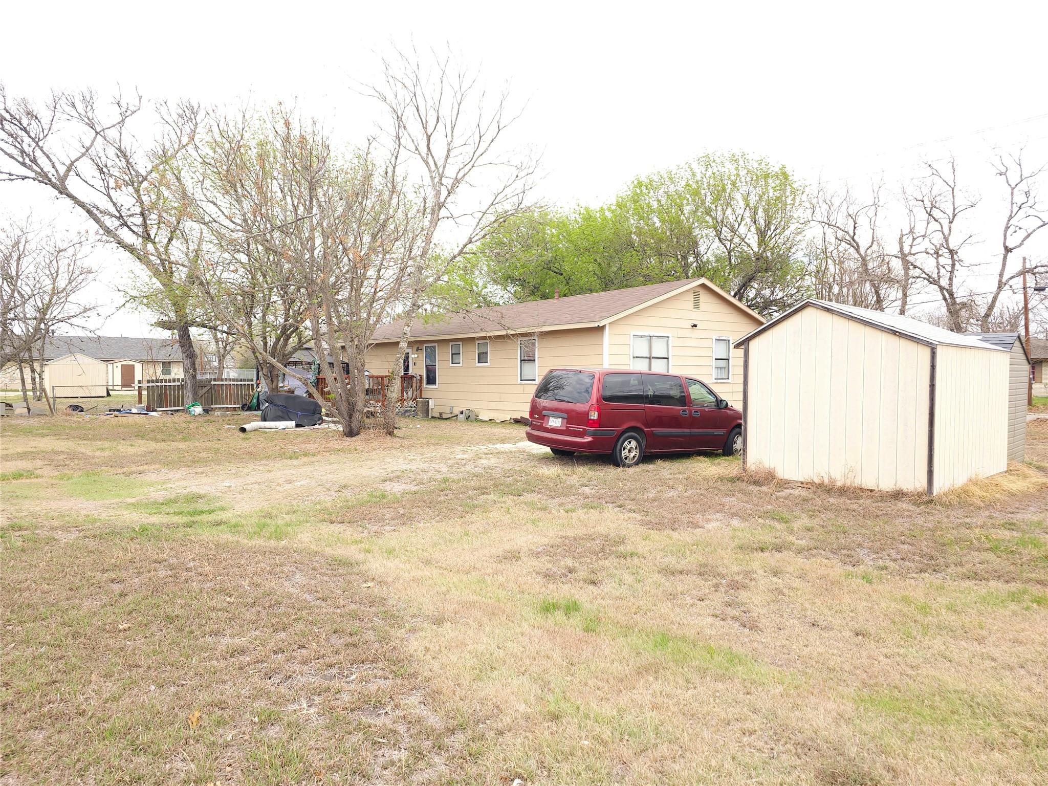 911 Brazos St, Lockhart, TX 78644
