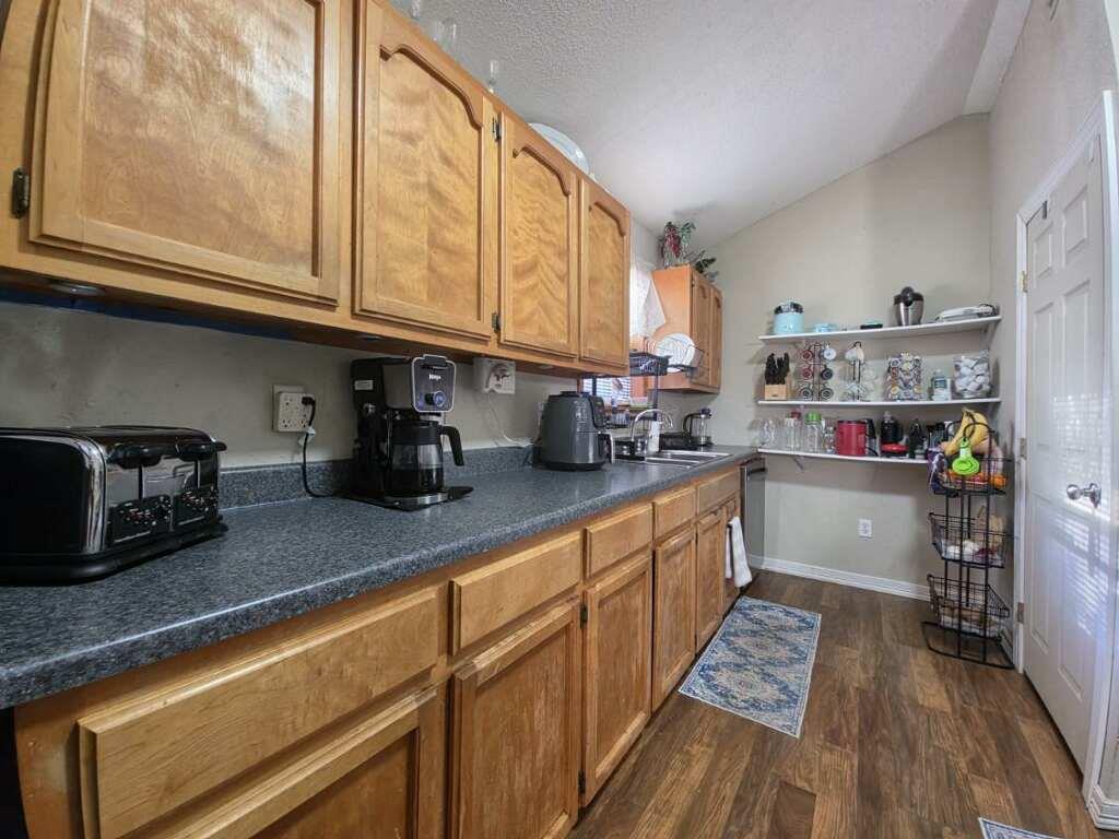 911 Brazos St, Lockhart, TX 78644