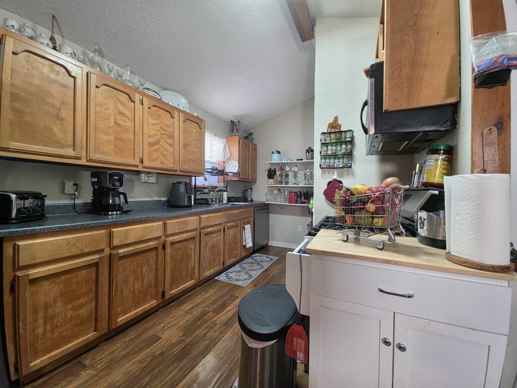 911 Brazos St, Lockhart, TX 78644