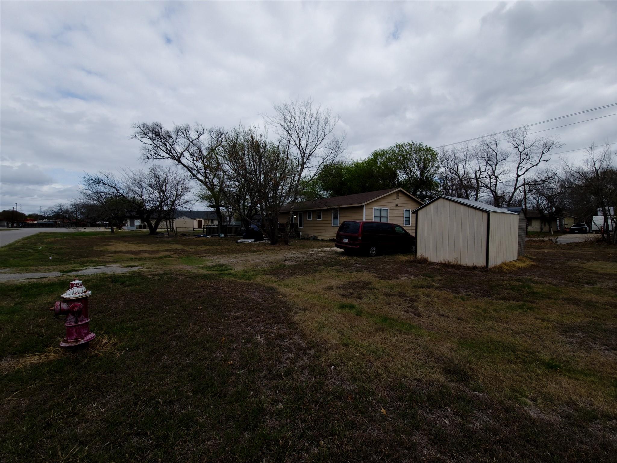 911 Brazos St, Lockhart, TX 78644