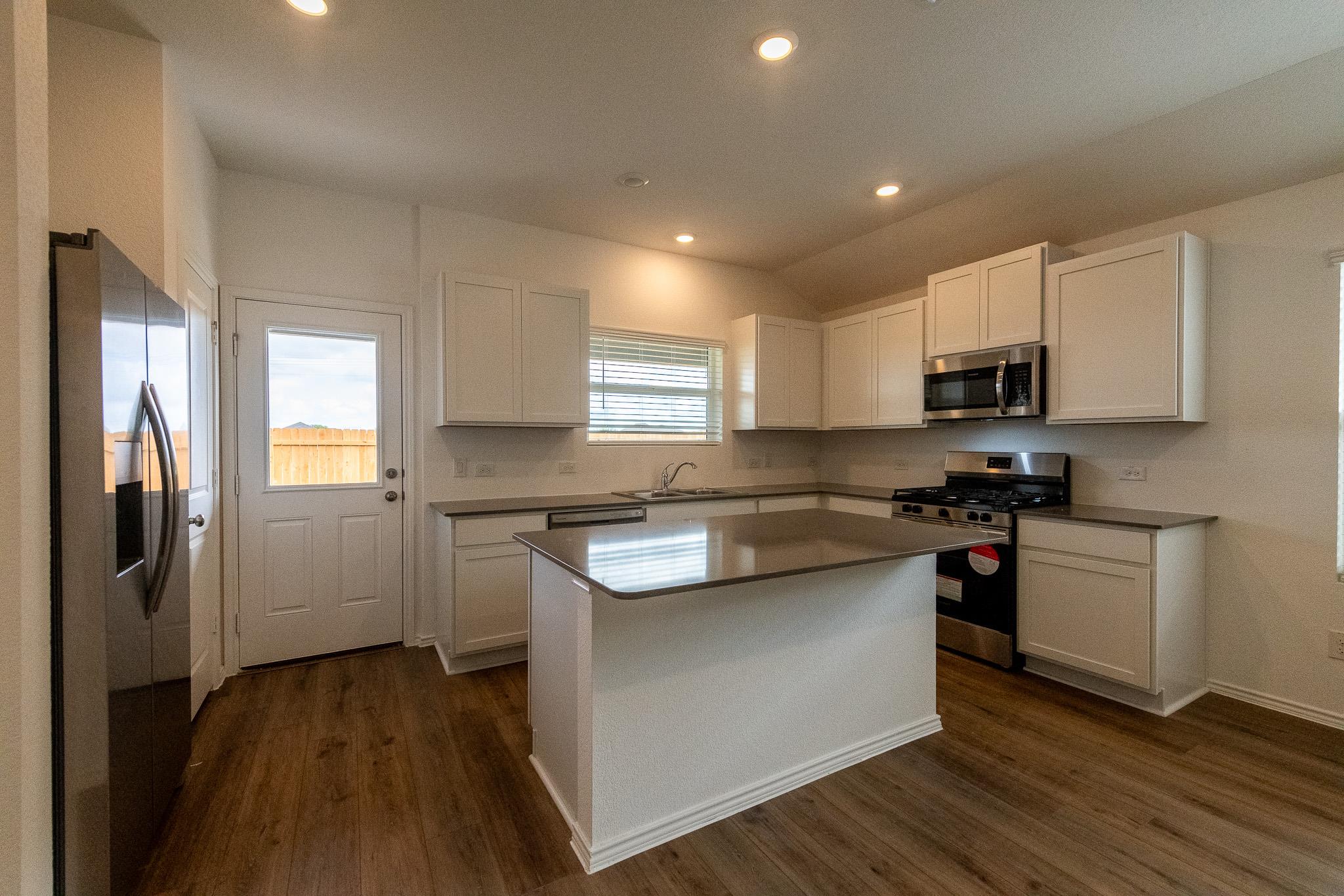 247 Alamito Ave, Kyle, TX 78640