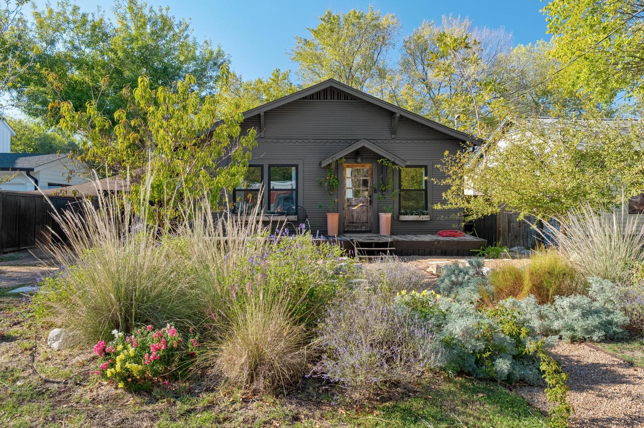 1110 Christie Dr, Austin, TX 78721