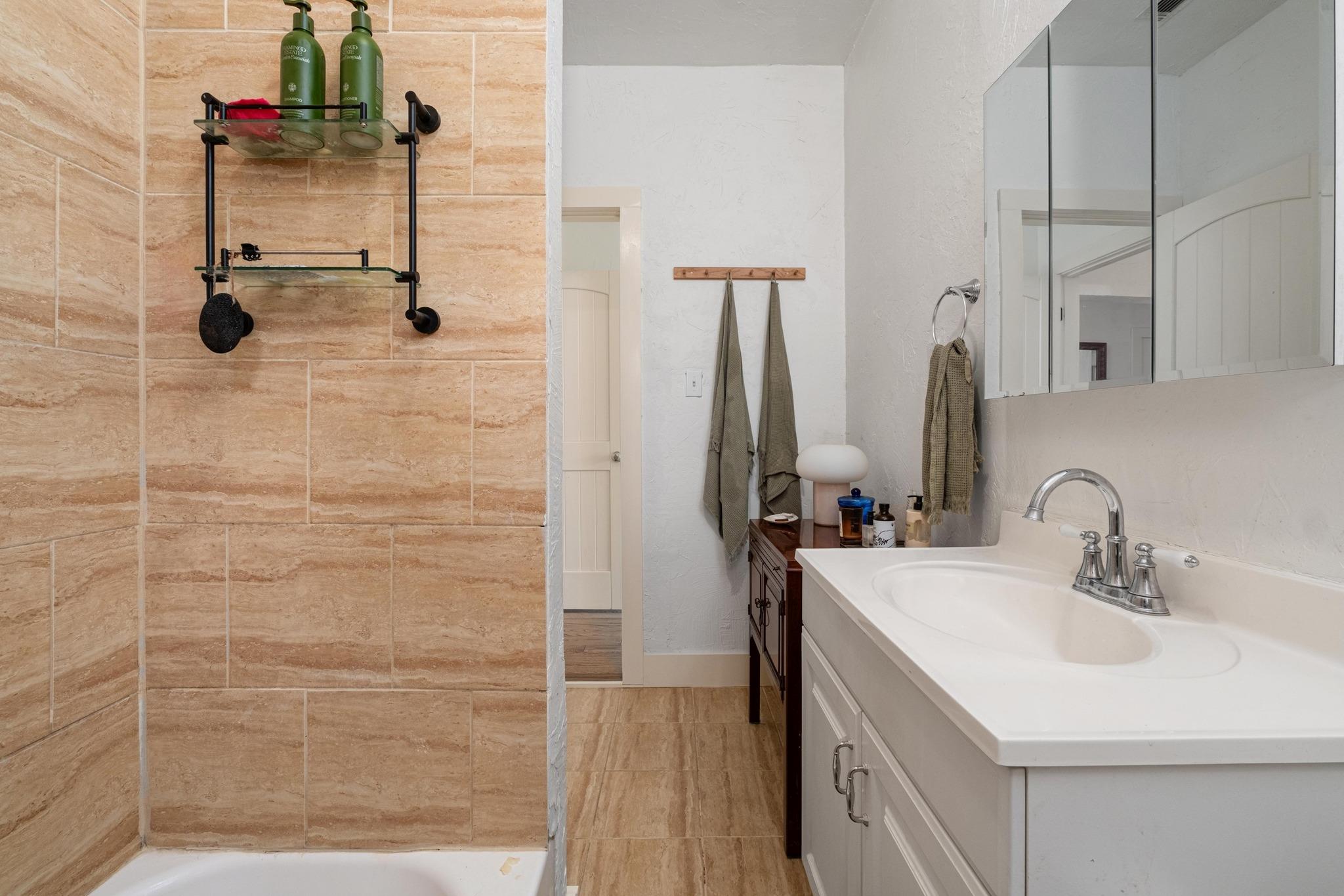 1110 Christie Dr, Austin, TX 78721