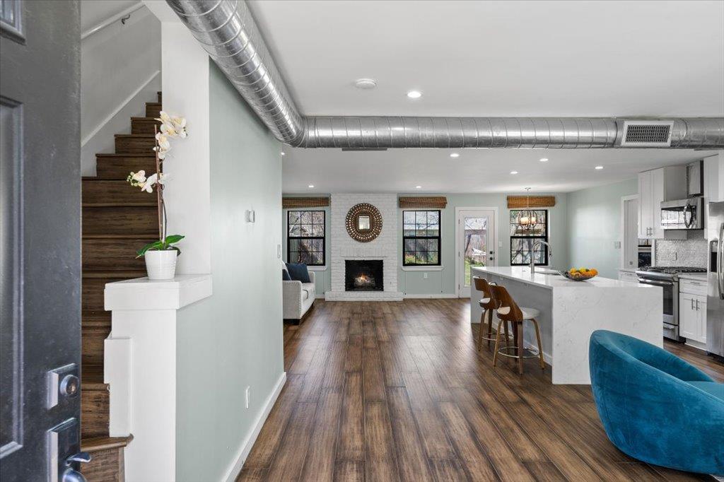 6102 Bullard Dr # B, Austin, TX 78757