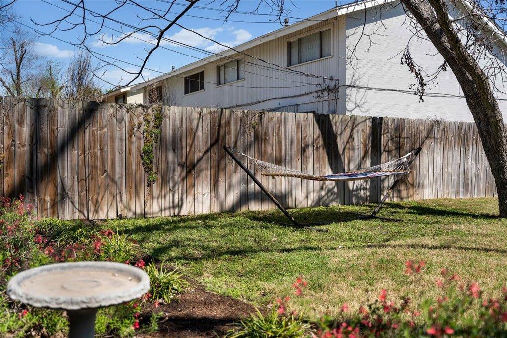 6102 Bullard Dr # B, Austin, TX 78757