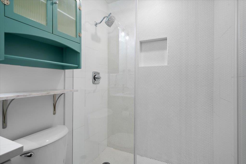 6102 Bullard Dr # B, Austin, TX 78757