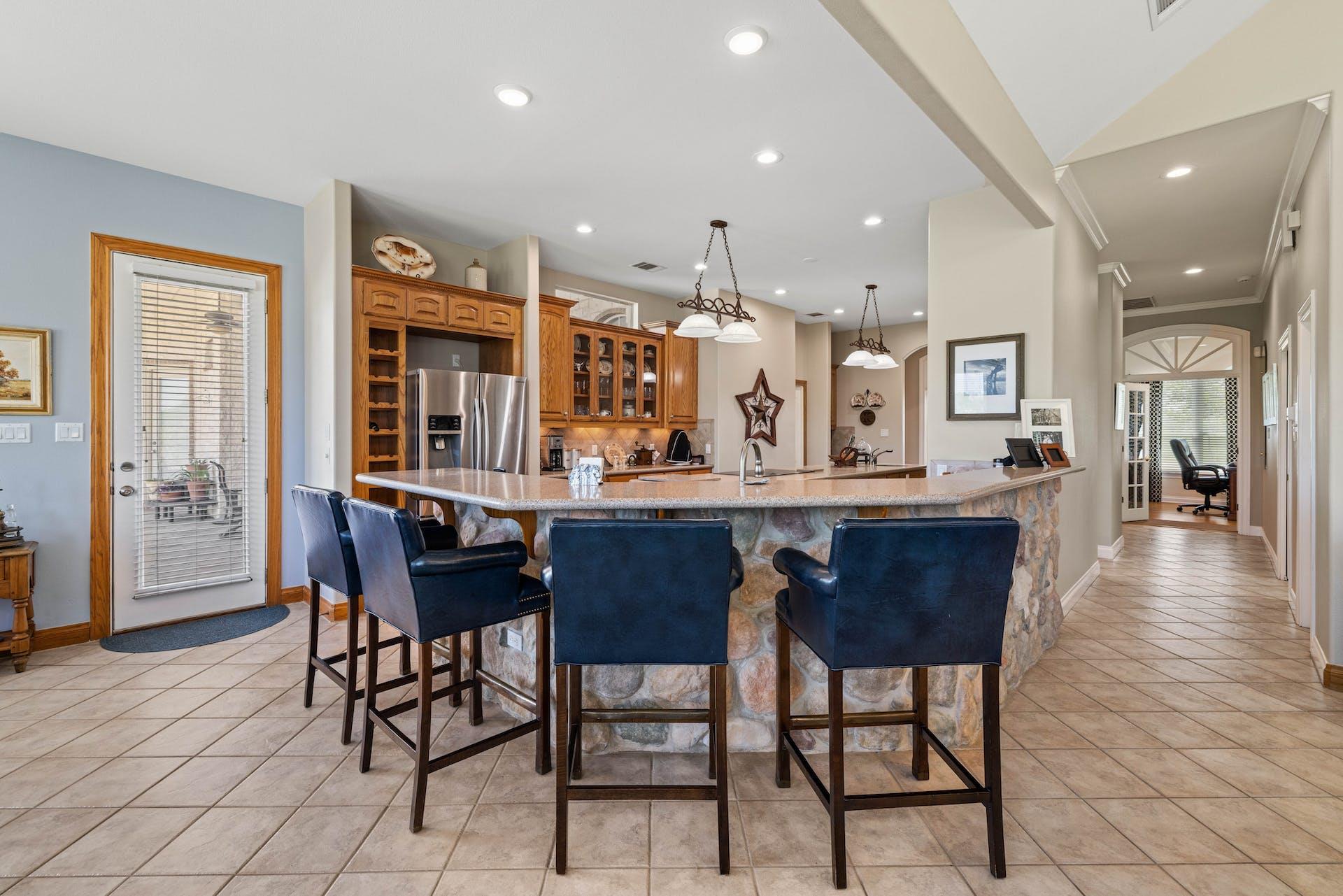 194 Gabriel Meadows Dr, Hutto, TX 78634