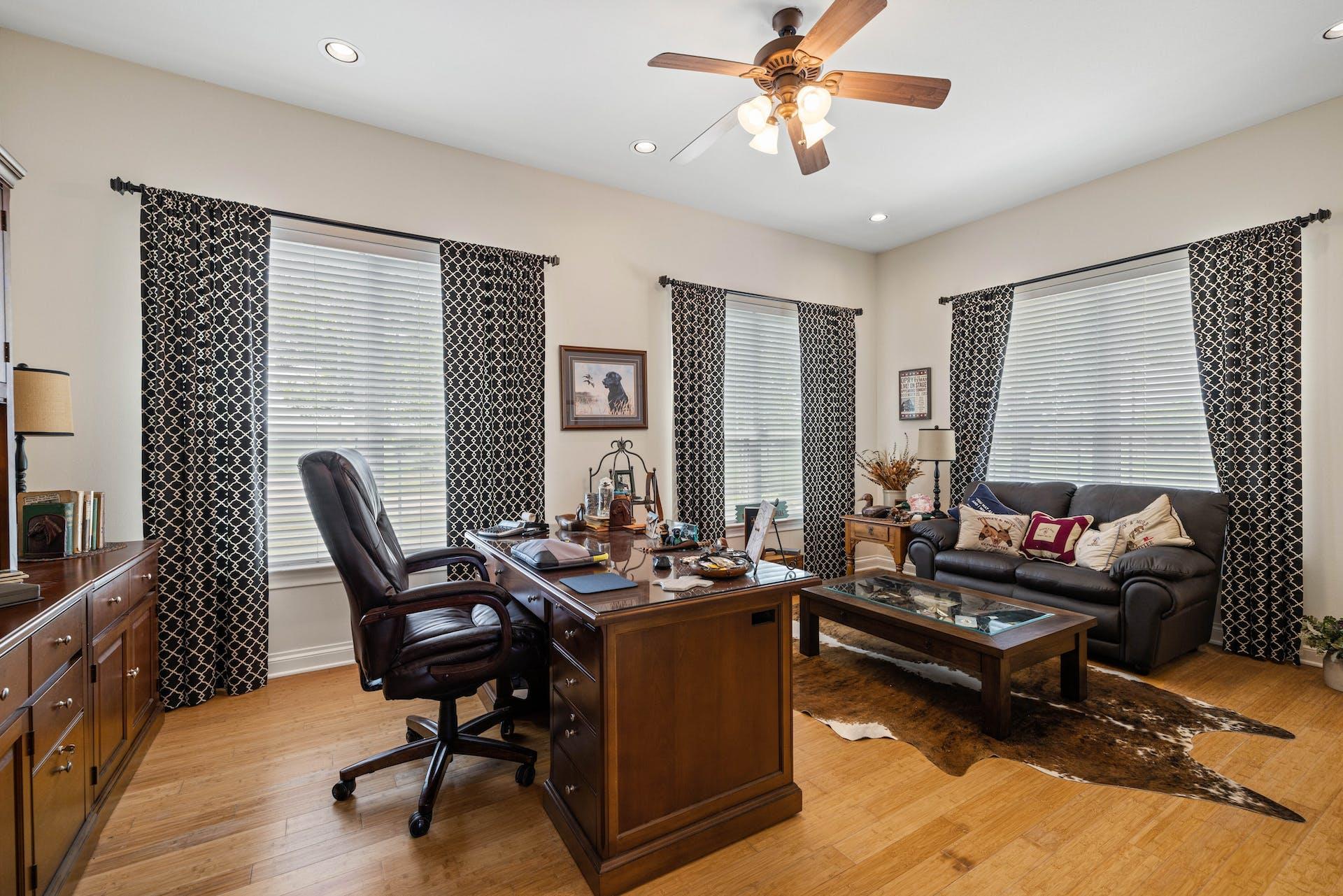 194 Gabriel Meadows Dr, Hutto, TX 78634