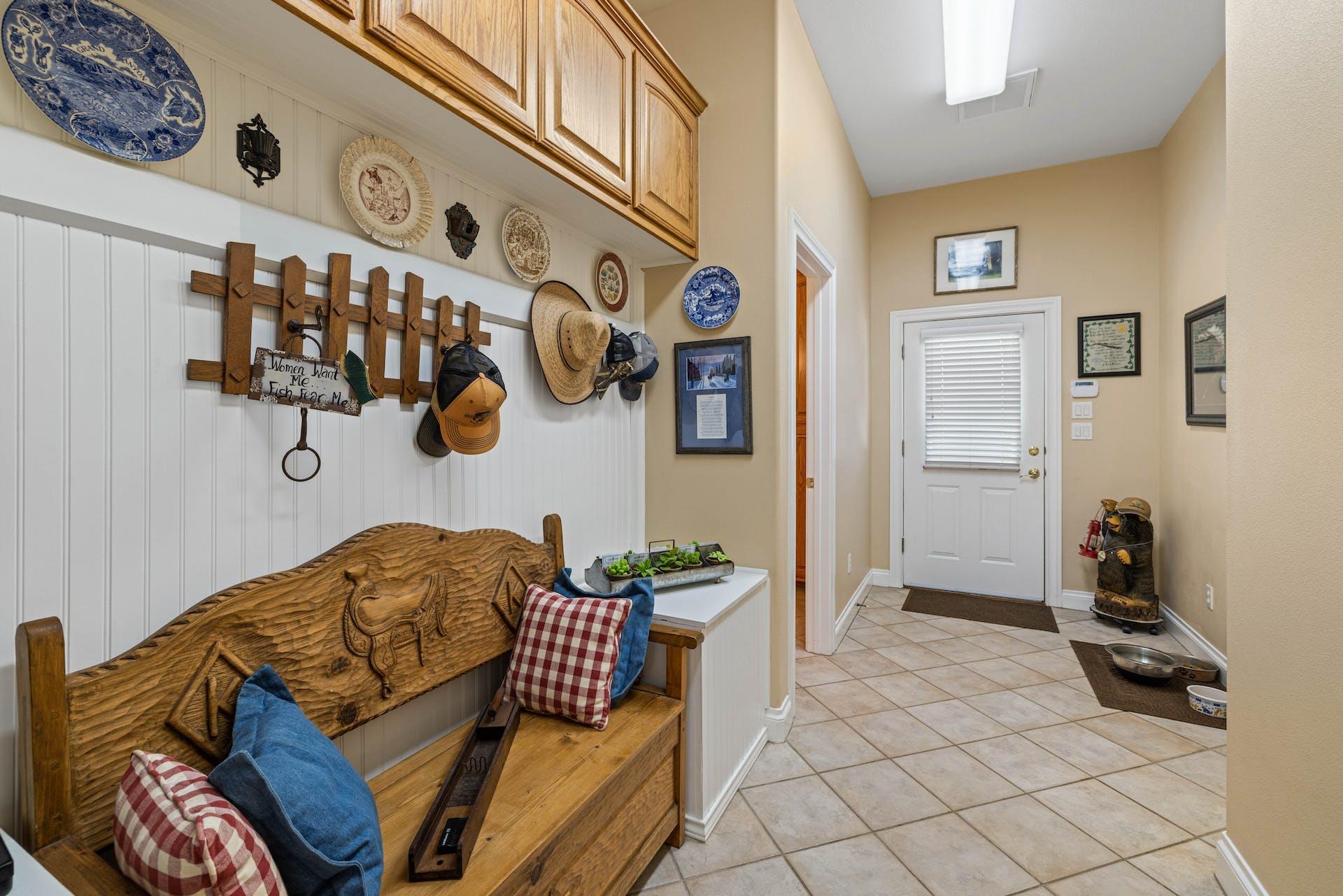 194 Gabriel Meadows Dr, Hutto, TX 78634