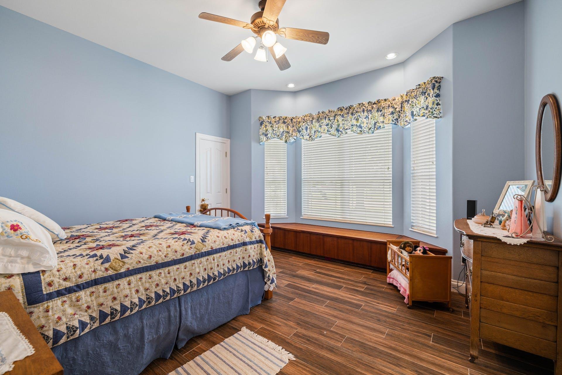 194 Gabriel Meadows Dr, Hutto, TX 78634