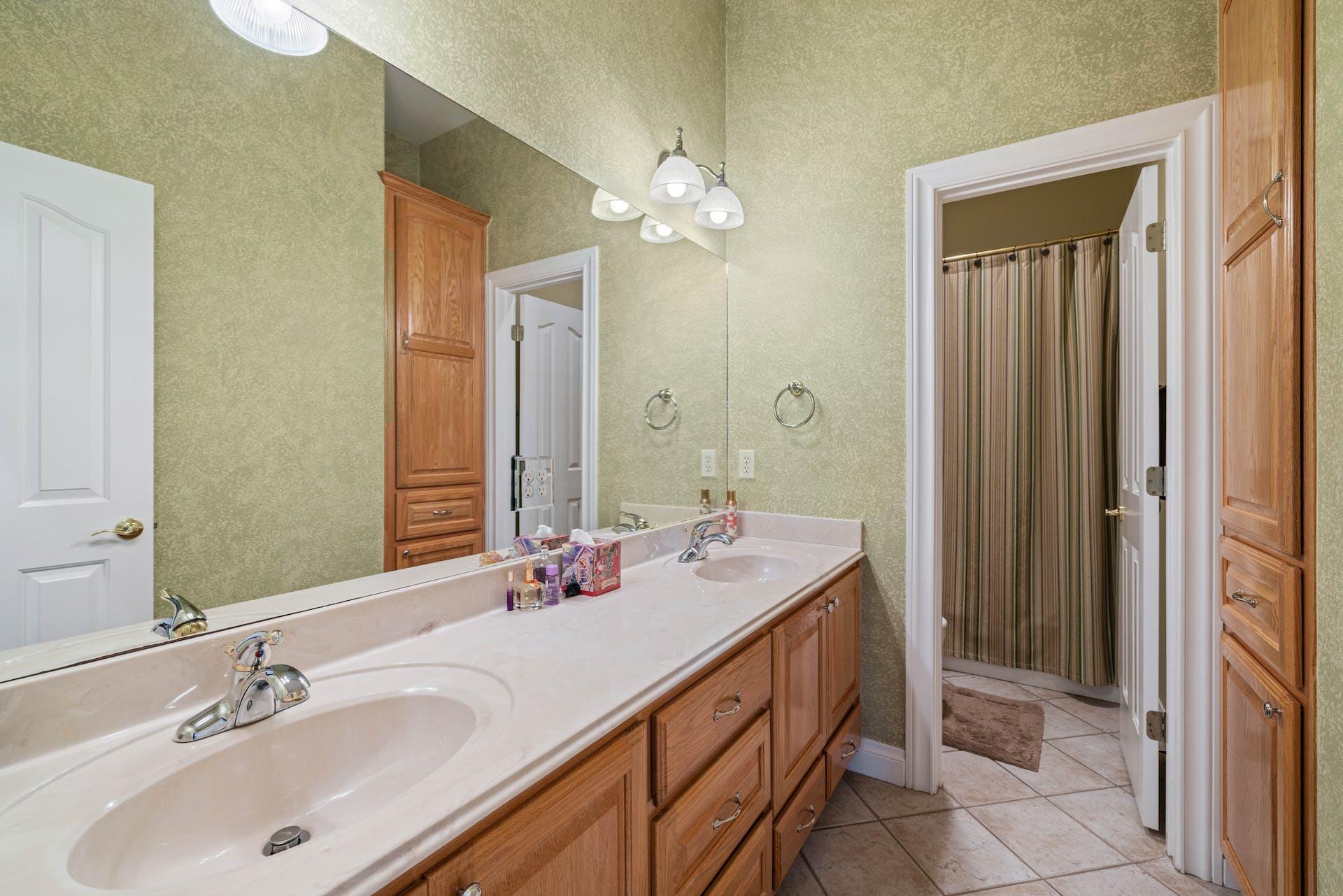 194 Gabriel Meadows Dr, Hutto, TX 78634