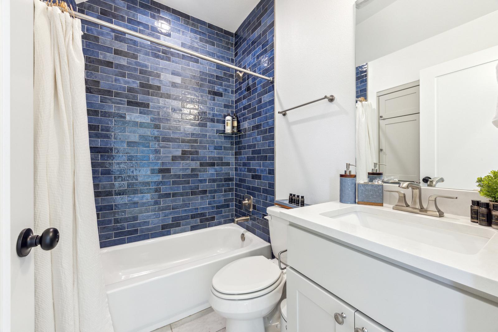 1034 Grant Wood Ave # 107, Driftwood, TX 78619