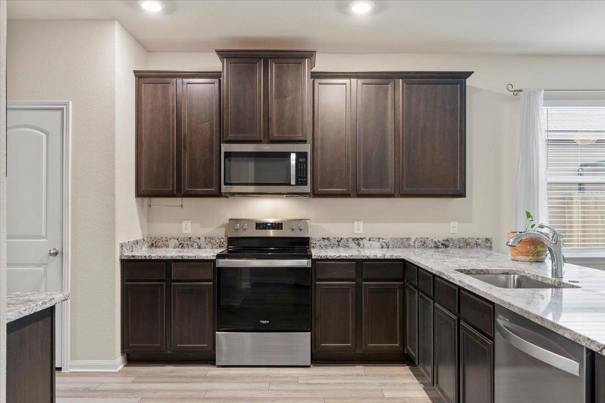 321 Freedom Park Ave, Liberty Hill, TX 78642