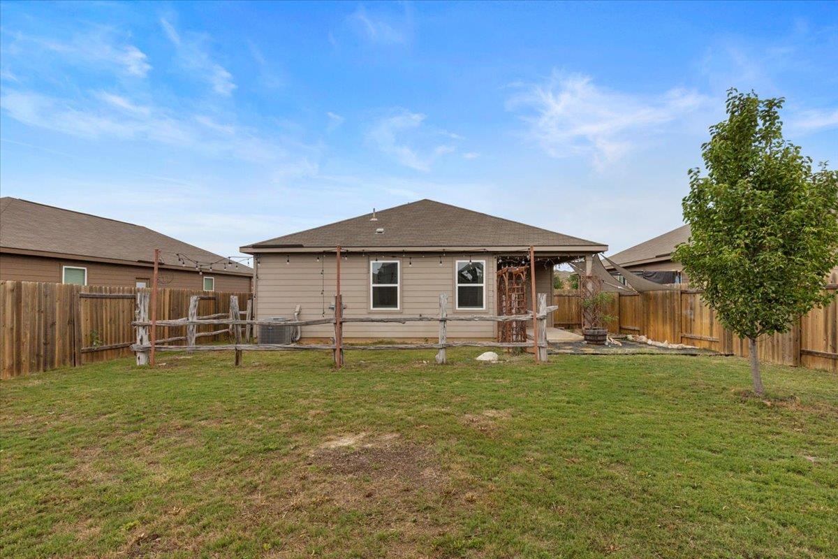 321 Freedom Park Ave, Liberty Hill, TX 78642