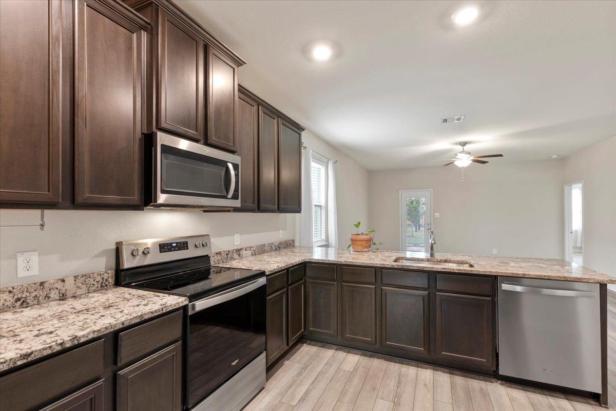 321 Freedom Park Ave, Liberty Hill, TX 78642