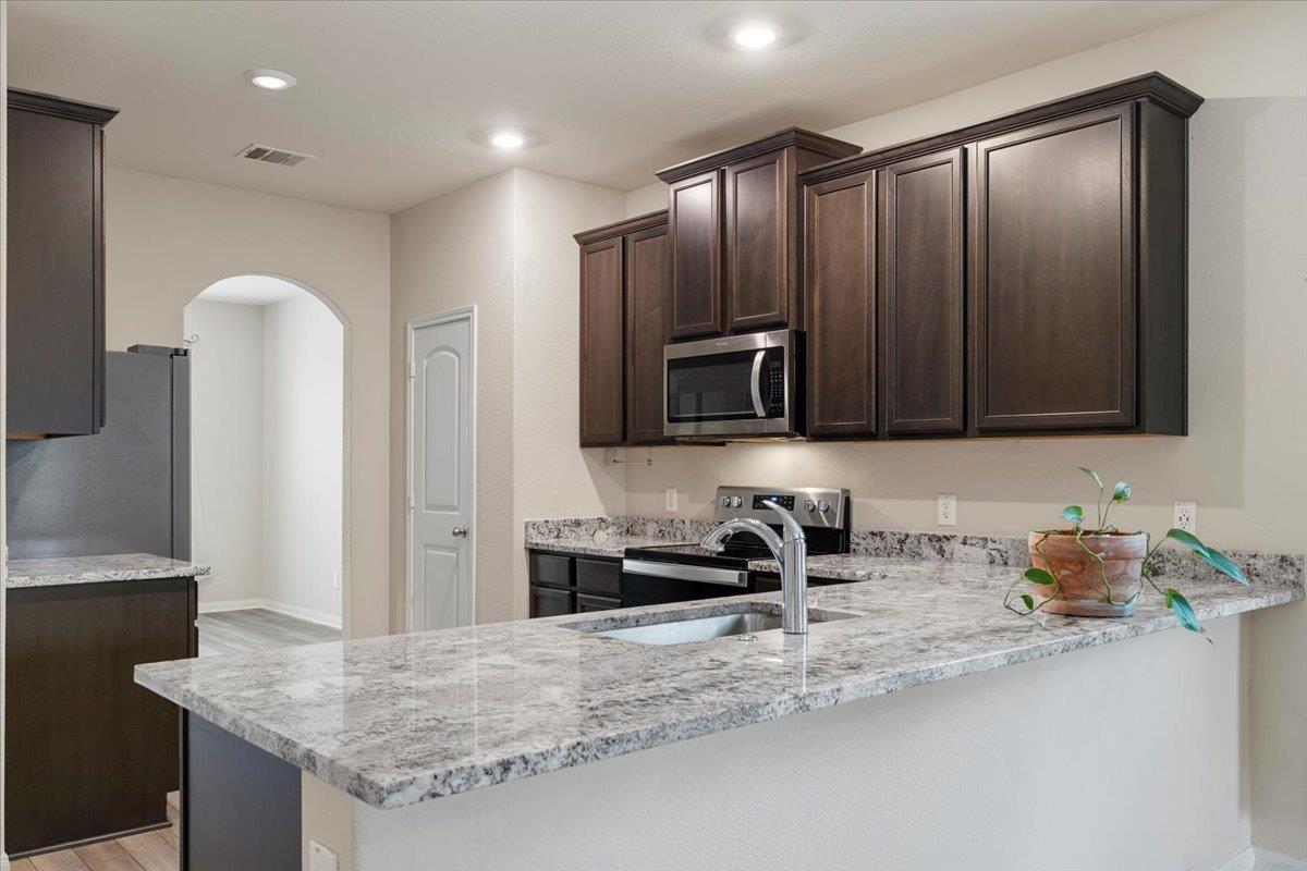 321 Freedom Park Ave, Liberty Hill, TX 78642