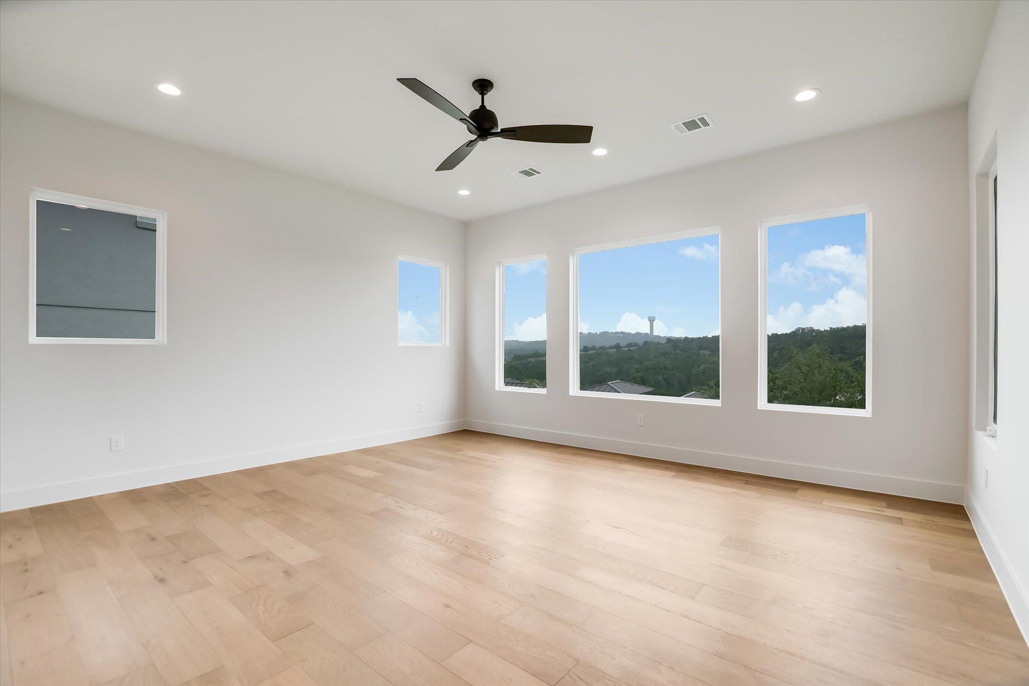 402 Sweet Grass Ln, Austin, TX 78738