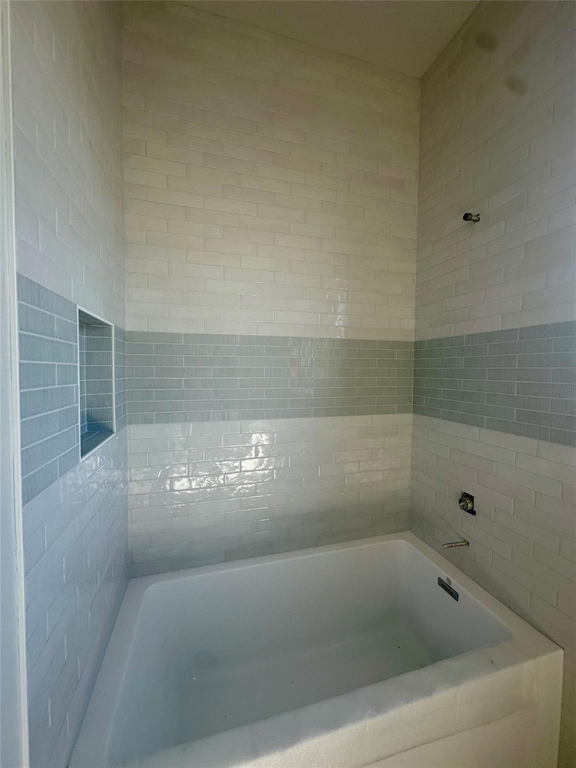 402 Sweet Grass Ln, Austin, TX 78738