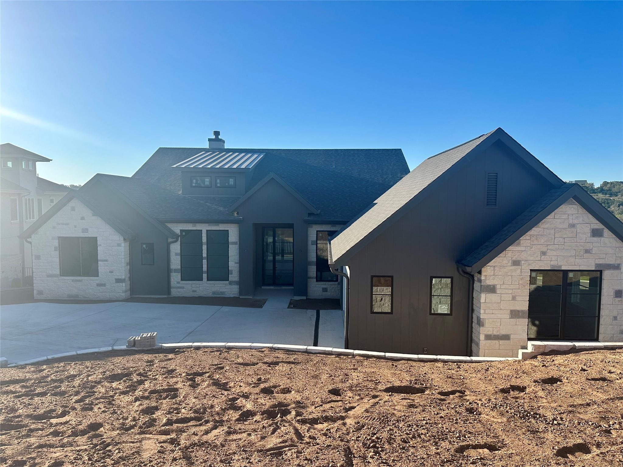 402 Sweet Grass Ln, Austin, TX 78738