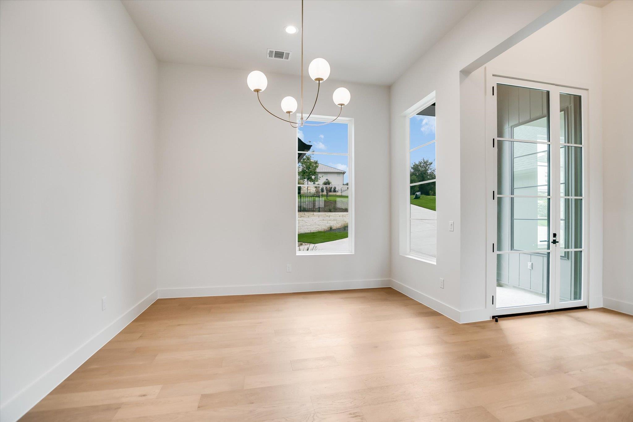 402 Sweet Grass Ln, Austin, TX 78738
