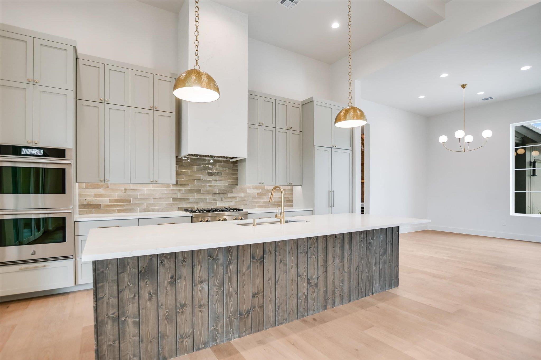 402 Sweet Grass Ln, Austin, TX 78738