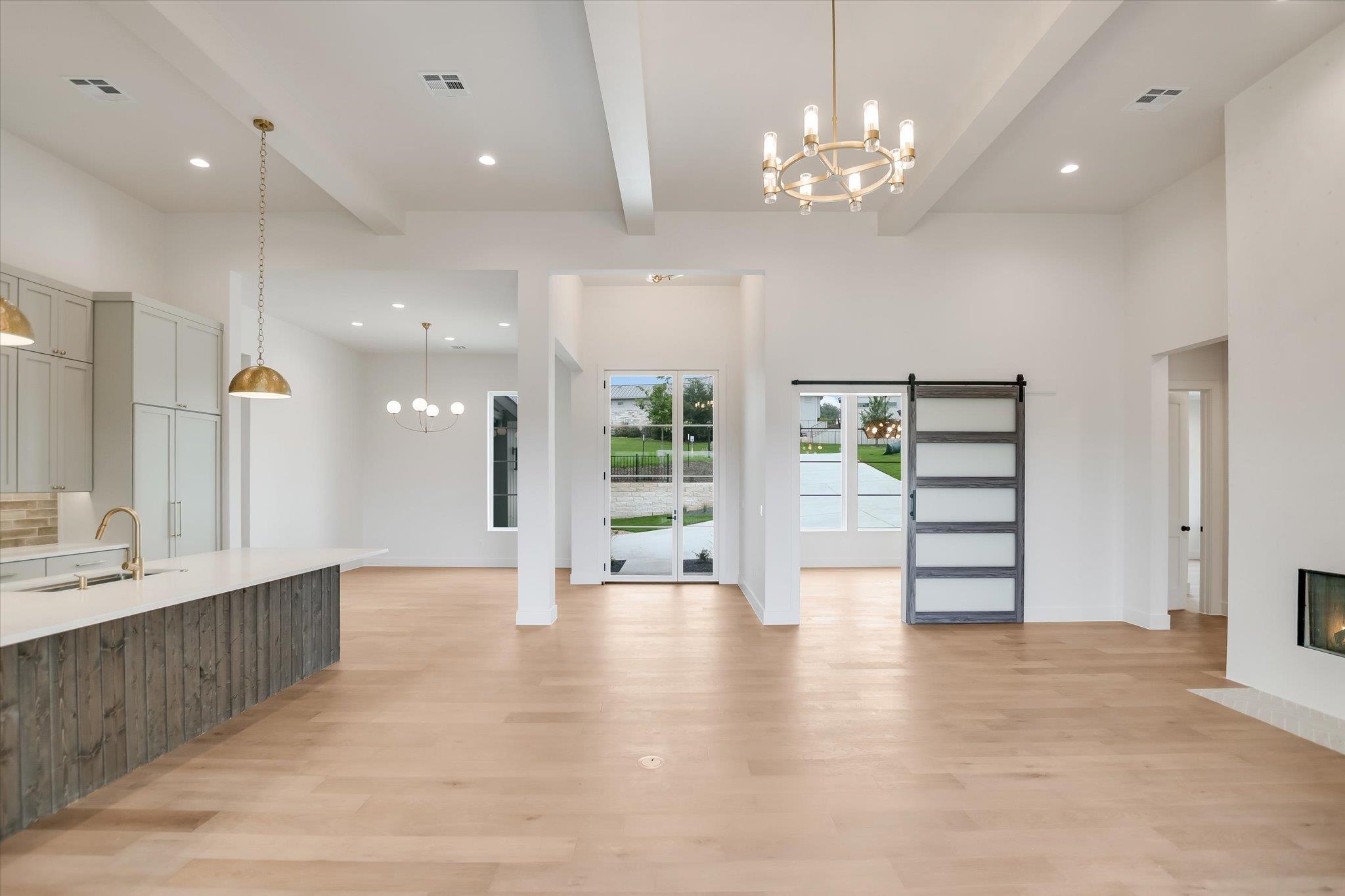 402 Sweet Grass Ln, Austin, TX 78738