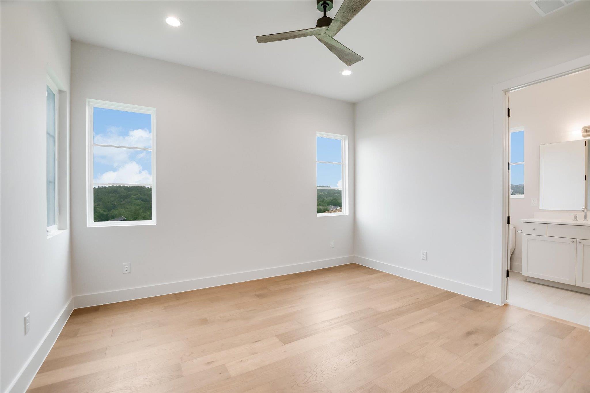 402 Sweet Grass Ln, Austin, TX 78738