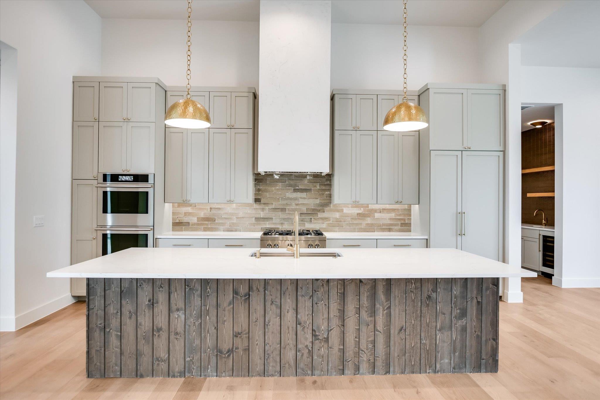 402 Sweet Grass Ln, Austin, TX 78738