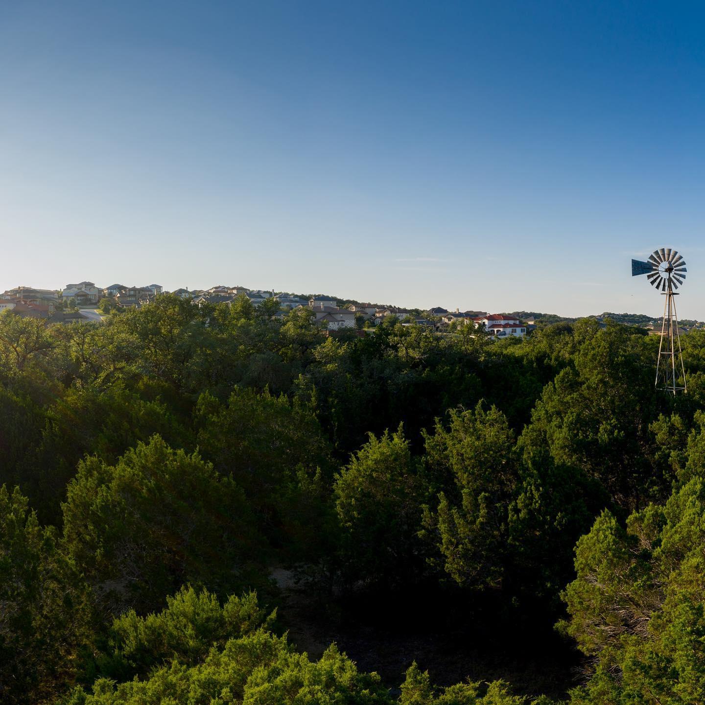 402 Sweet Grass Ln, Austin, TX 78738