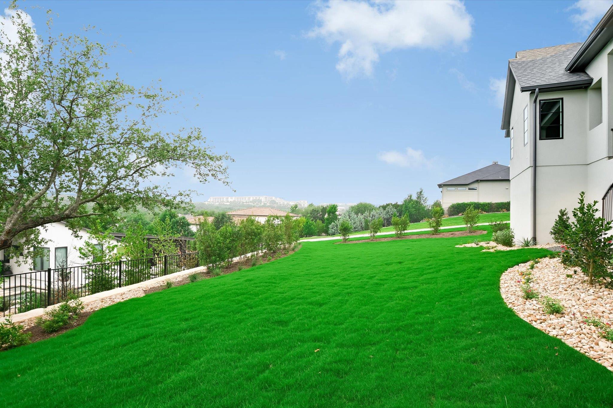 402 Sweet Grass Ln, Austin, TX 78738