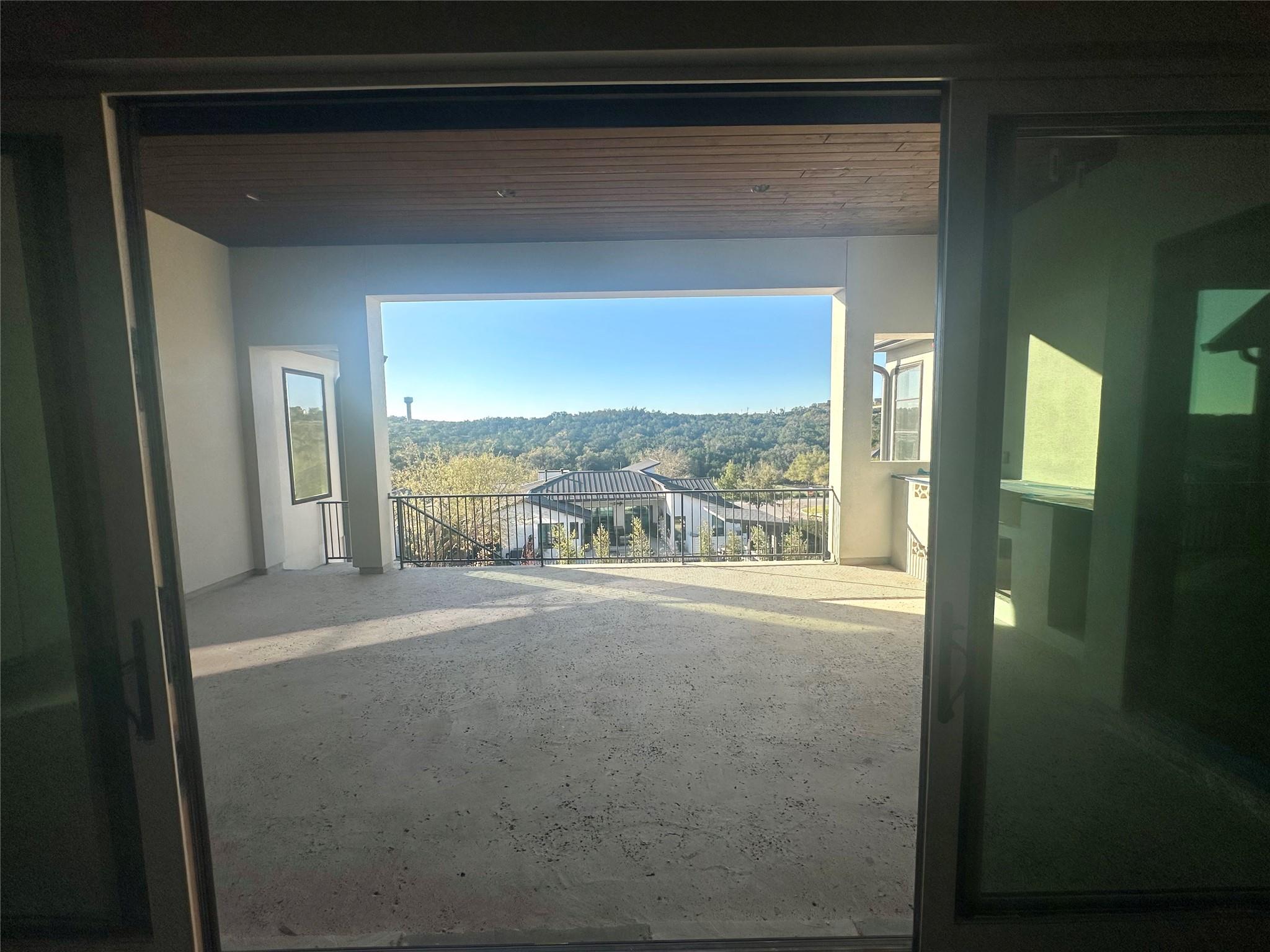 402 Sweet Grass Ln, Austin, TX 78738