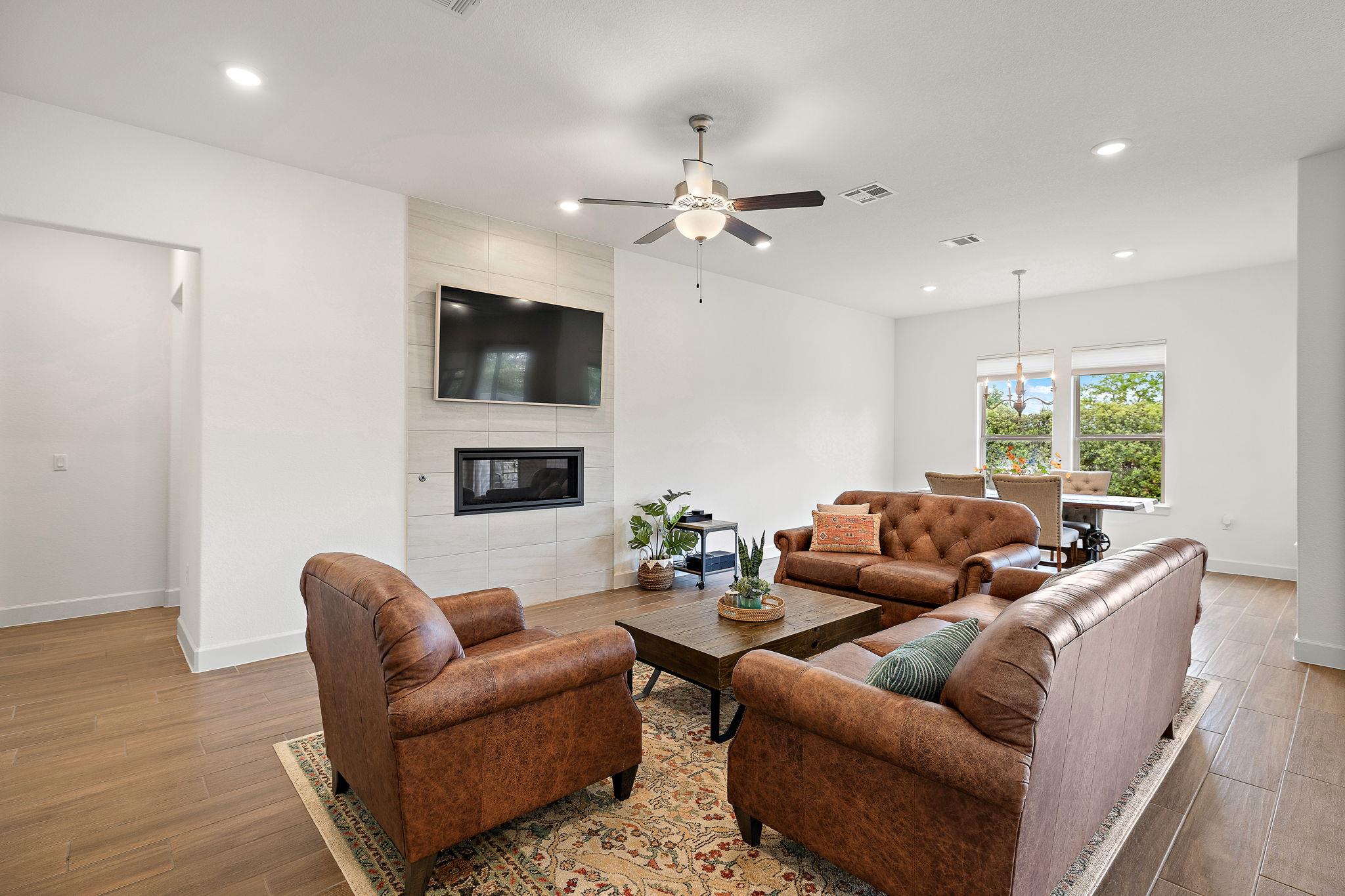 1905 Mazarro Dr, Leander, TX 78641