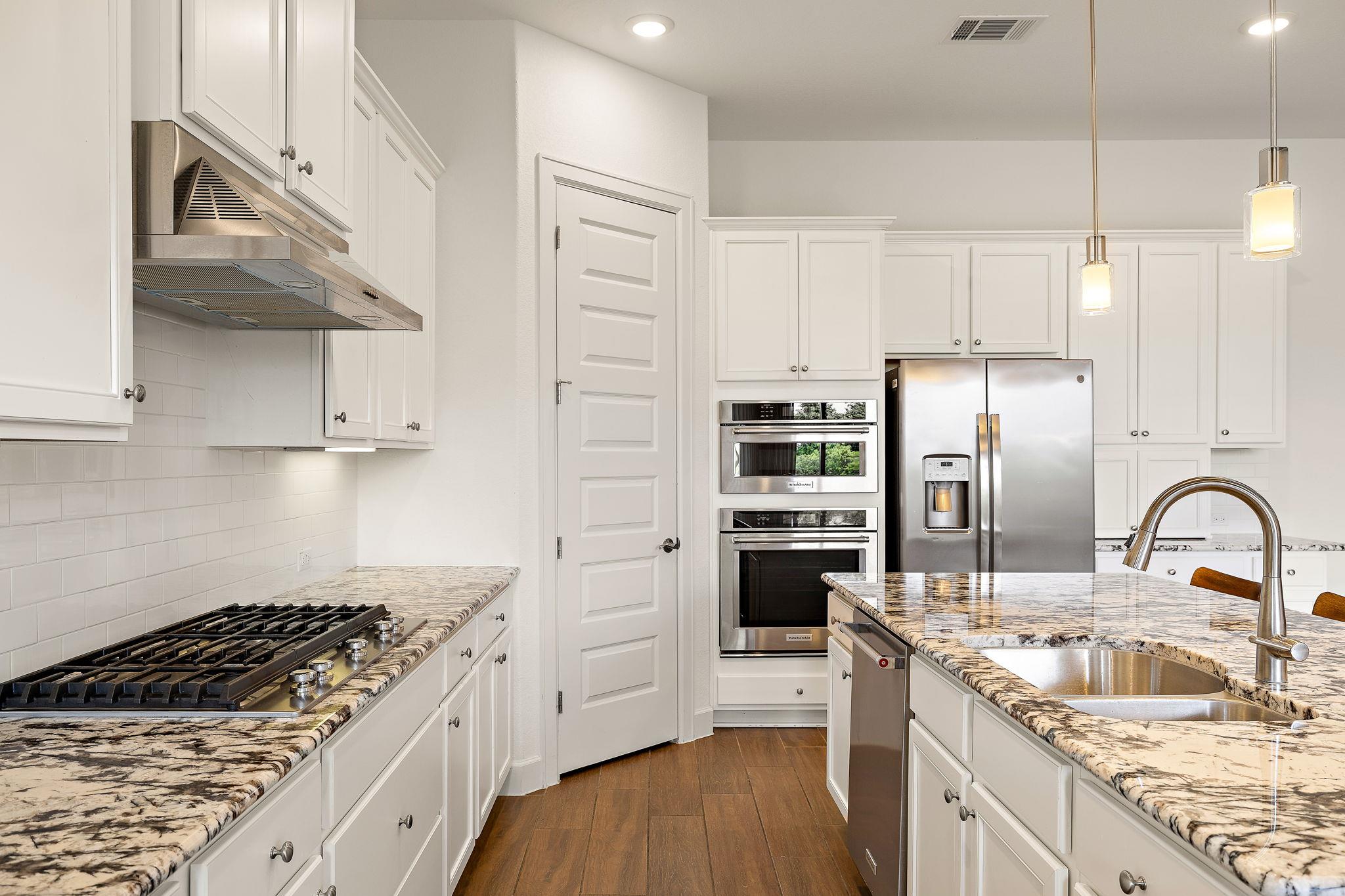 1905 Mazarro Dr, Leander, TX 78641