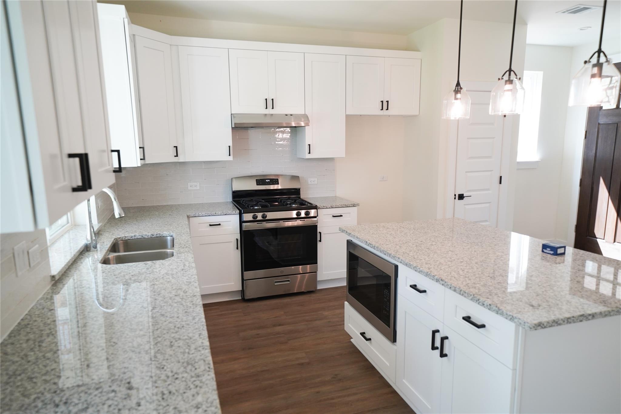 117 Dunlap St # A, Austin, TX 78704