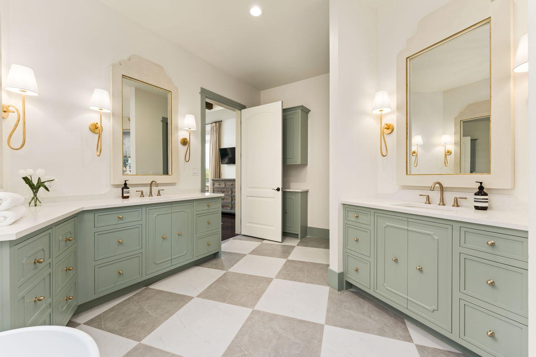 7825 Lynchburg Dr, Austin, TX 78738