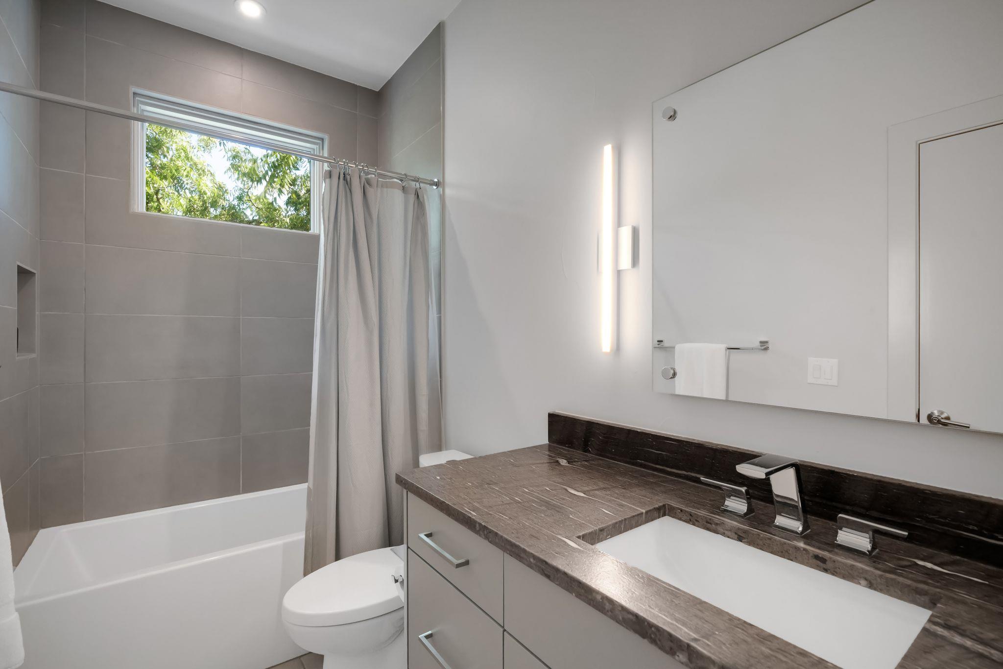 809 Bouldin Ave, Austin, TX 78704