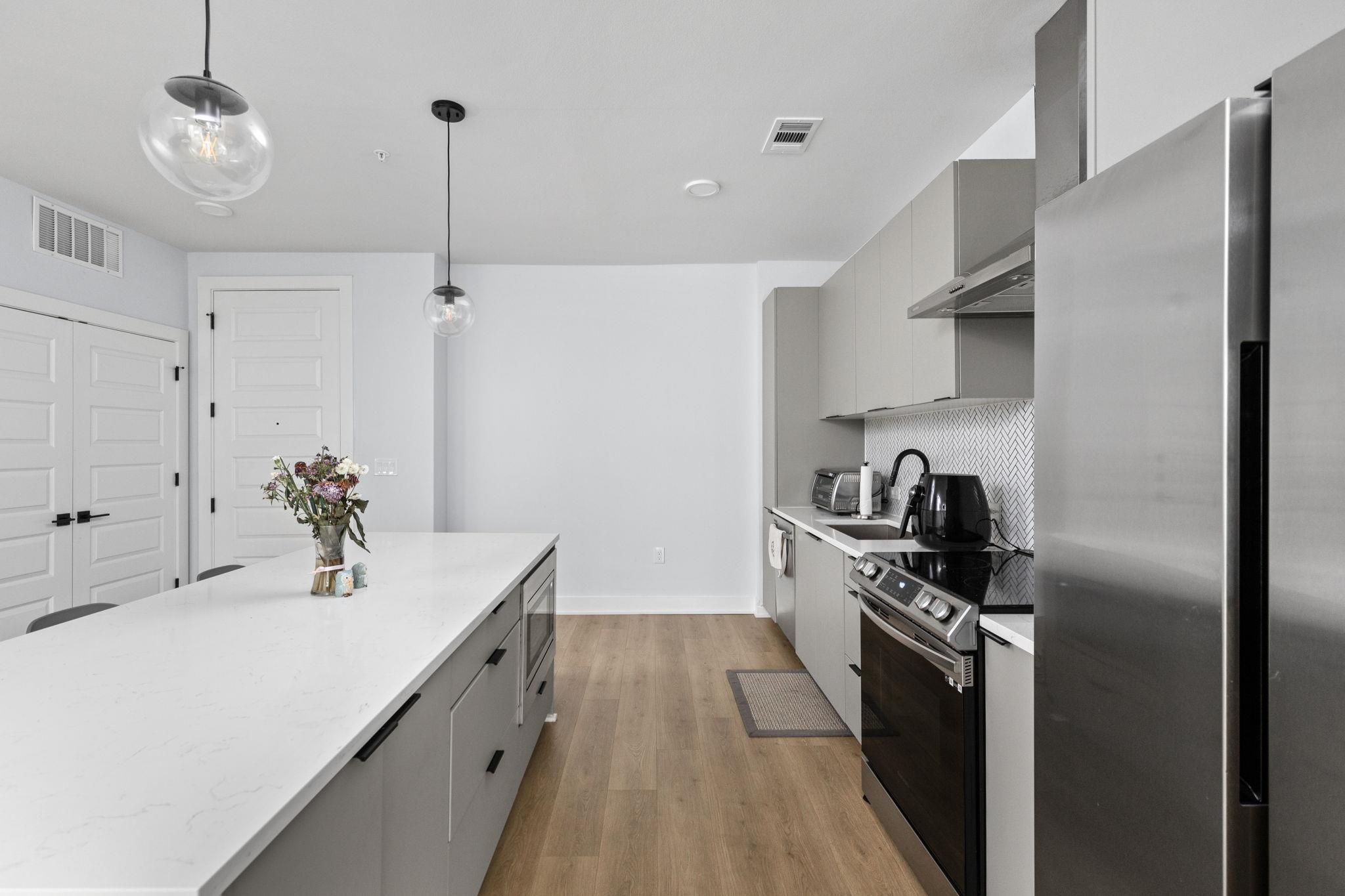 2500 Longview St # 405, Austin, TX 78705