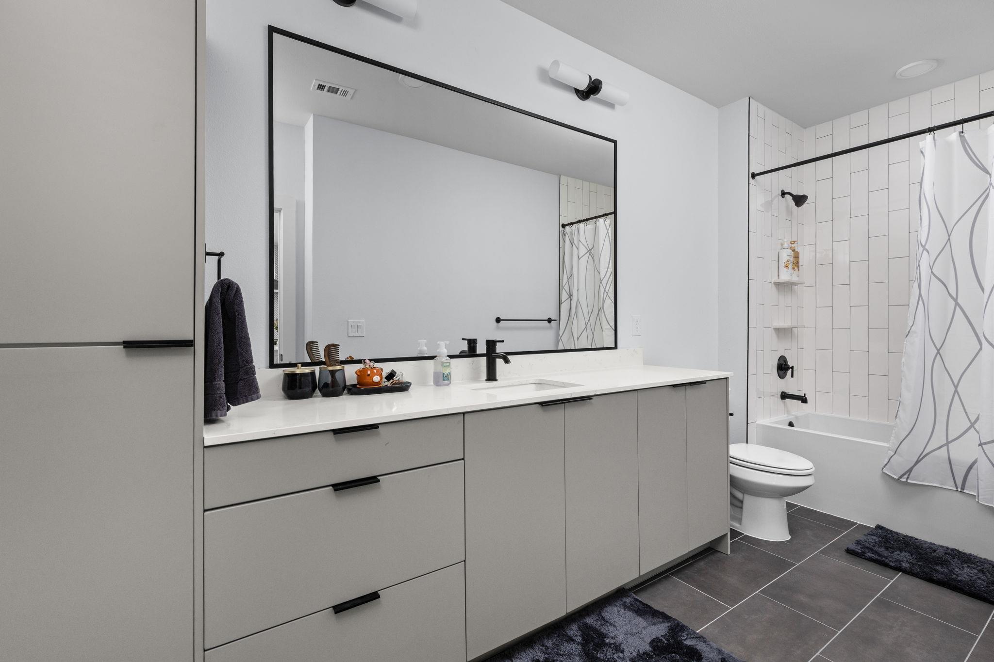 2500 Longview St # 405, Austin, TX 78705