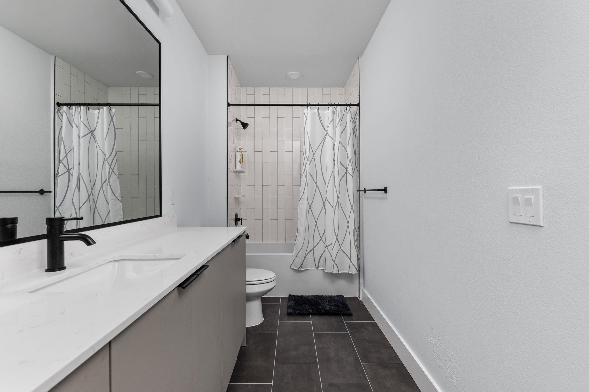 2500 Longview St # 405, Austin, TX 78705