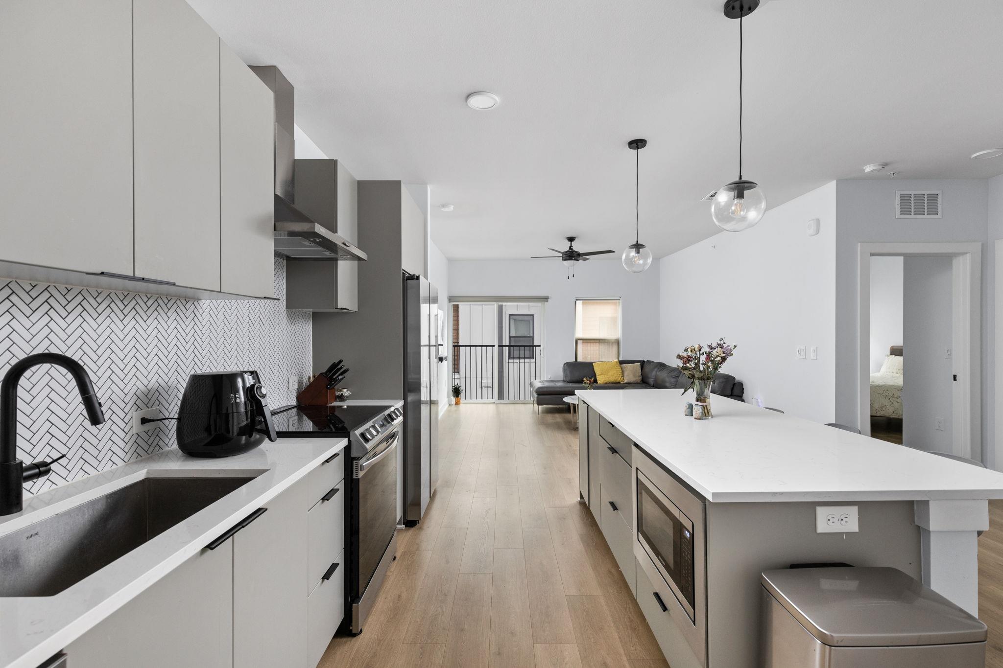 2500 Longview St # 405, Austin, TX 78705